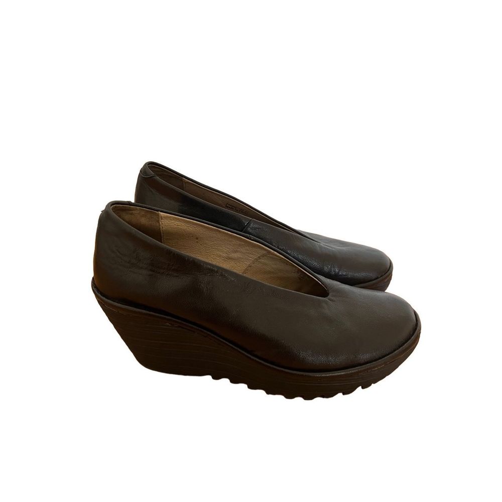 FLY LONDON YAZ V-Cut Wedge Pump - black womens shoes size 37/fits like 6.5.